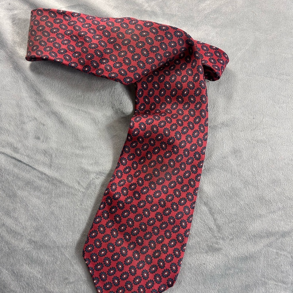 Lord & Taylor Burgundy Print tie